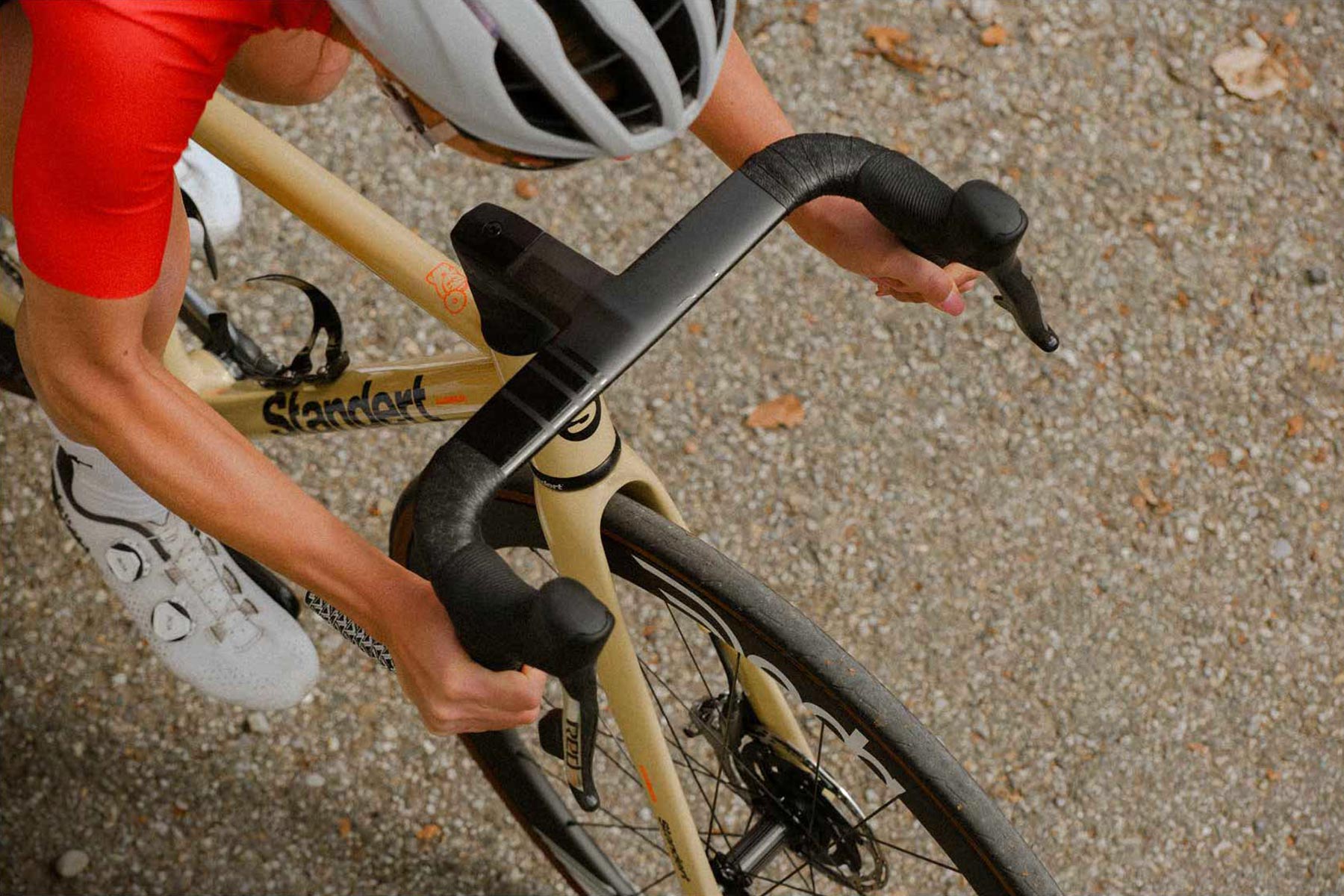 Lightweight Wheels and Integrated Handlebars 
