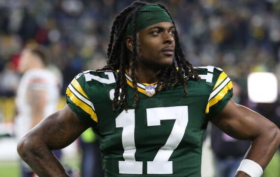 davante adams takes a swipe at the bears.
